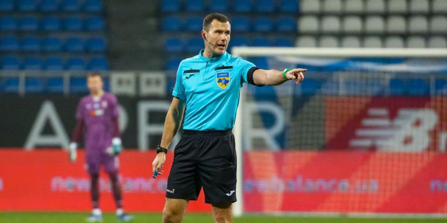 Бригада арбітрів на матч проти  «Вереса»